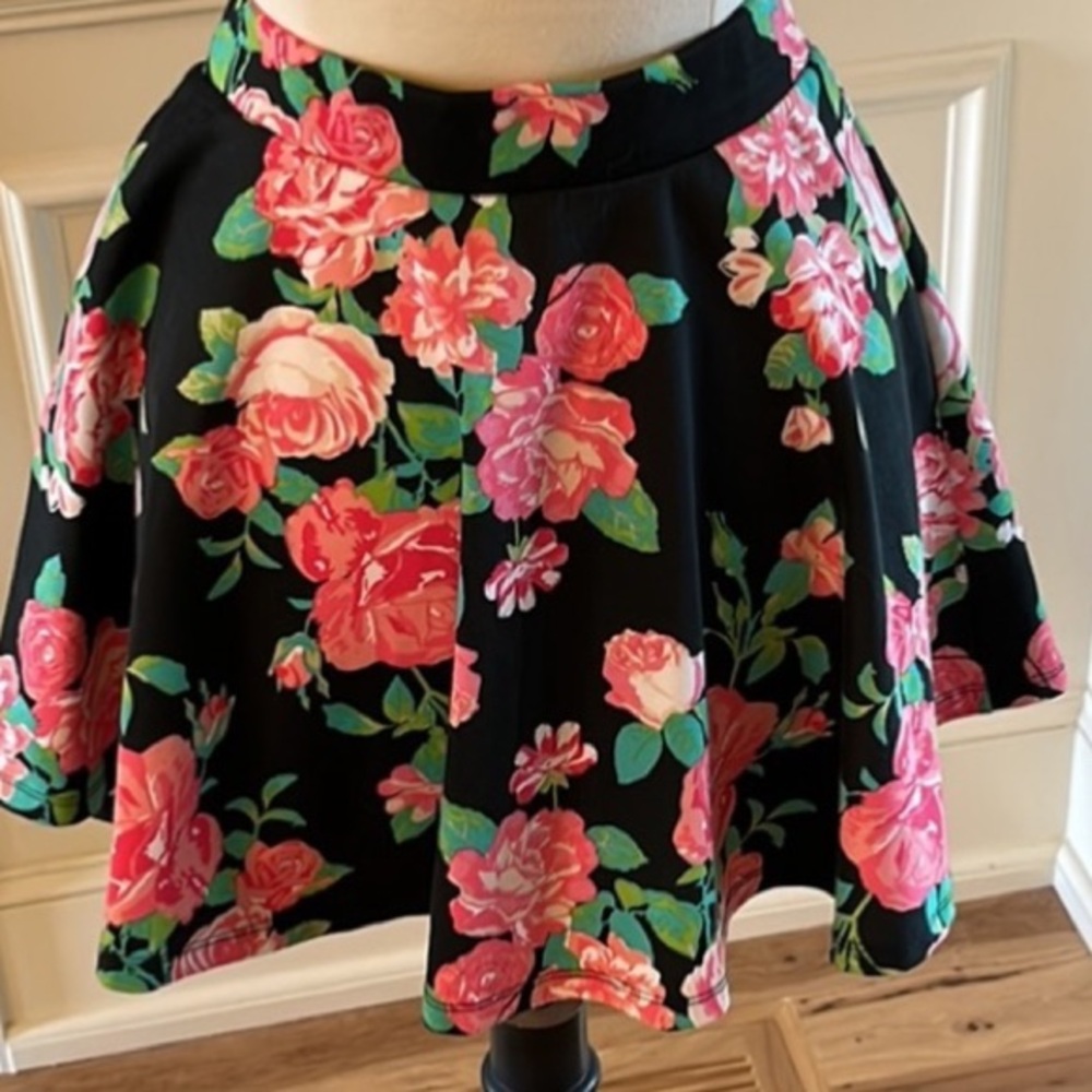 Ambiance Apparel Skirt Black Floral Womens Medium